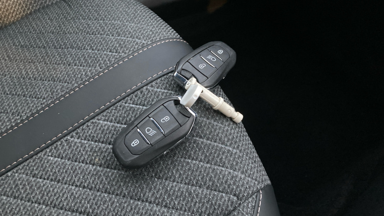 Peugeot 2008 1.2 PureTech Allure 5dr Petrol Estate